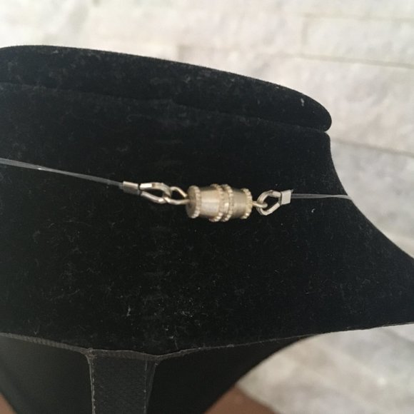 Floating Necklace - Picture 3 of 3